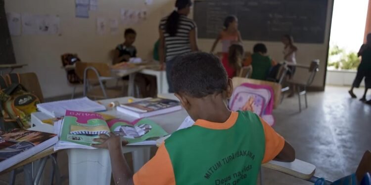 Escolas de fronteira poderão aderir ao Peif em setembro