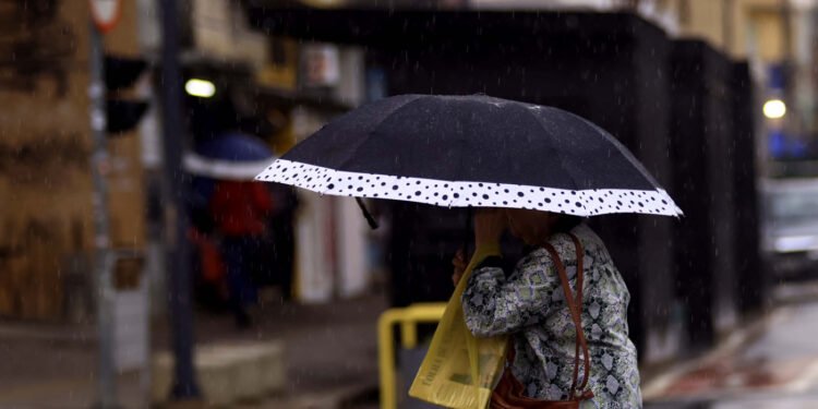 Ciclone bomba deixa Brasil em alerta para frente fria, tempestades, rajadas de vento e granizo