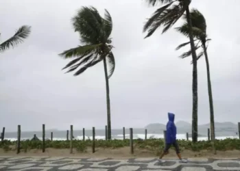 Clima: ciclone extratropical provoca frio e ventanias de até 90 km/h