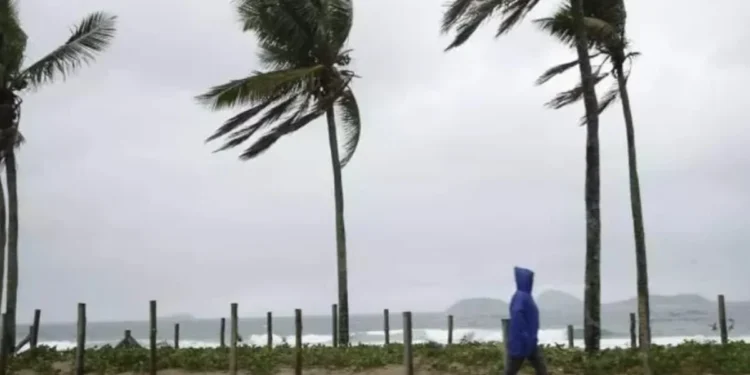 Clima: ciclone extratropical provoca frio e ventanias de até 90 km/h