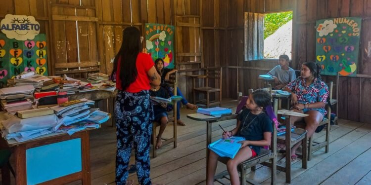 Ministério Público Federal cobra município do Amazonas por falta de professores e merendas em comunidades indígenas