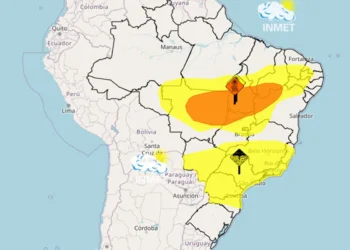 Brasil está dividido entre alertas de tempestades e baixa umidade. Entenda
