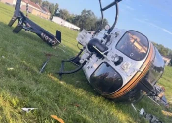 Piloto morre após avião bater em helicóptero da polícia nos EUA