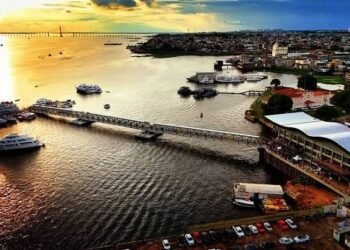 Manaus é a 6ª cidade brasileira mais procurada por turistas estrangeiros