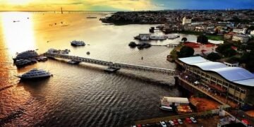 Manaus é a 6ª cidade brasileira mais procurada por turistas estrangeiros