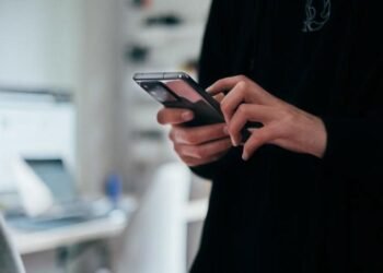 Brasil lidera downloads de apps de apostas no mundo e o apostador típico surpreende