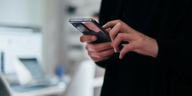 Brasil lidera downloads de apps de apostas no mundo e o apostador típico surpreende