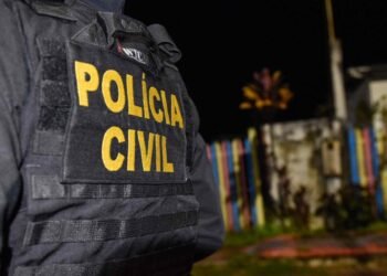Bebê de 23 dias é encontrada em calçada após ser levada durante suposta entrega de doações em Manaus