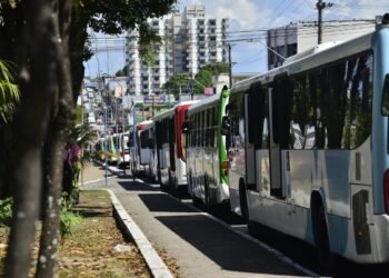 Rodoviários ameaçam paralisar 70% da frota de ônibus nesta quinta-feira (6)