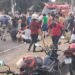 Motociclista fica ferido após colisão entre motos na Av. Constantino Nery