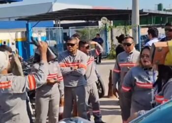 Trabalhadores da Norte Tech protestam e denunciam assédio moral em Manaus