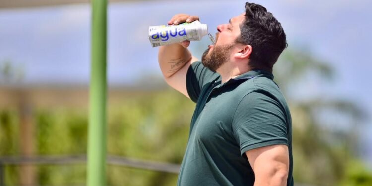 Calor pesa no bolso e gasto para aliviar altas temperaturas chega a R$ 347 por semana em Manaus