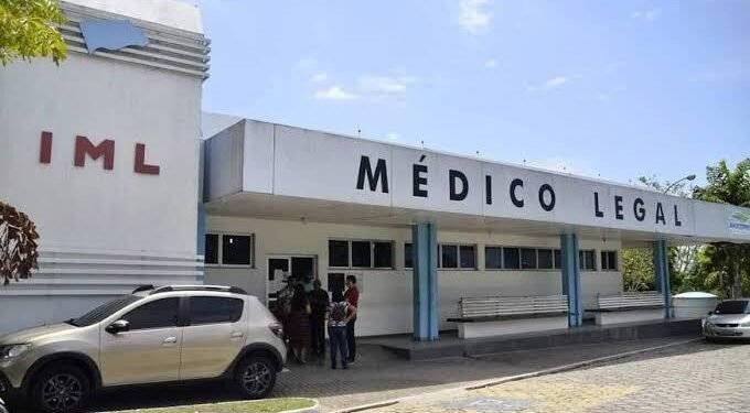 Três pessoas são assassinadas a tiros dentro de casa em Manaus