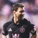 Messi marca em noite de homenagem ao pai, mas se envolve em confusão com adversário na MLS