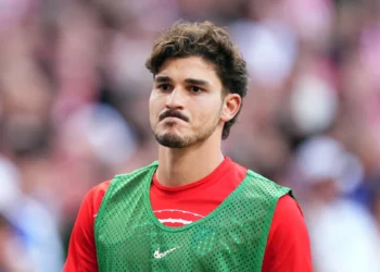 Em meio a impasse, Álvarez segue fora de treinamentos do Atlético de Madrid