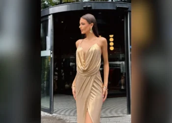 Modelo brasileira perde coroa de miss e aponta gravidez como motivo