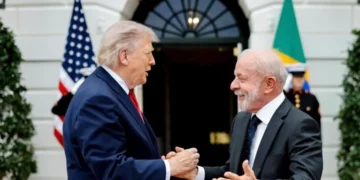 Lula liga para Trump, que propõe retomada de negociações sobre tarifas