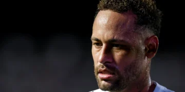 Neymar critica torcida do Santos: “Para de vaiar, mano. Bate palma”