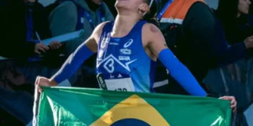 Núbia Oliveira bate recorde brasileiro de 35 anos em meia maratona