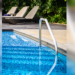 Homem é preso por assediar adolescentes dentro de piscina em balneário