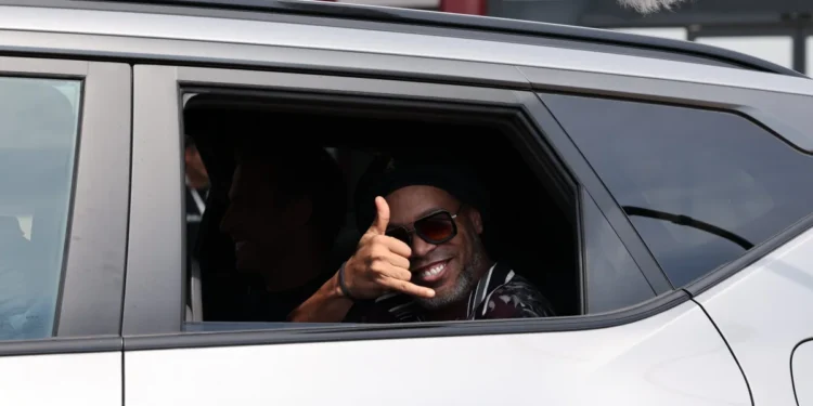 Ronaldinho Gaúcho chega à Itália em busca do gol 300: “Estou em forma”