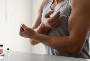 Massa muscular obtida com anabolizantes é perdida após ciclo, diz estudo