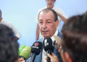 Omar Aziz aposta no ensino integral e promete reforçar valorização dos professores no Amazonas