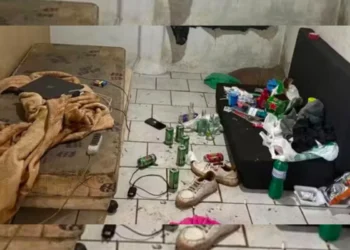 Jovem é mantida em cárcere após encontro com namorado virtual