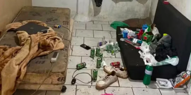 Jovem é mantida em cárcere após encontro com namorado virtual