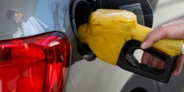 Gás de cozinha volta a subir, enquanto gasolina recua nos postos