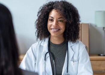 Pesquisa aponta que FIESMED reduz rotatividade de médicos e fortalece a atenção básica no SUS