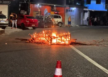 Âmbar Energia deixa moradores mais de 12 horas sem luz e causa revolta na zona Sul de Manaus