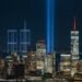 2.977 luzes recriam Torres Gêmeas no céu de Nova York em homenagem às vítimas do 11 de Setembro
