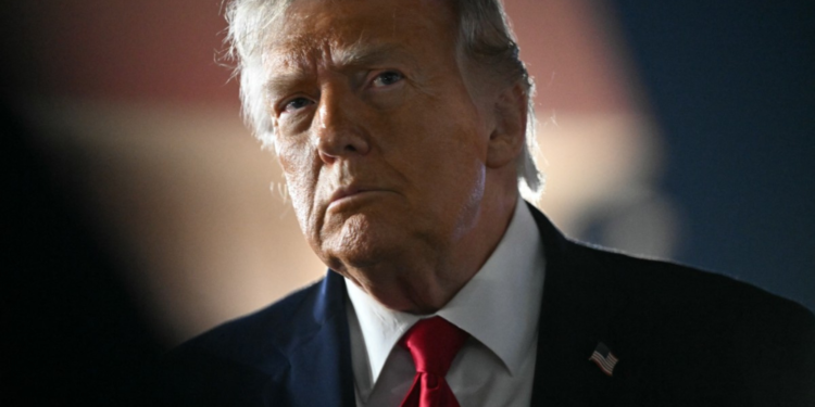 Trump chama de ‘farsa’ alertas sobre ameaça da IA à humanidade