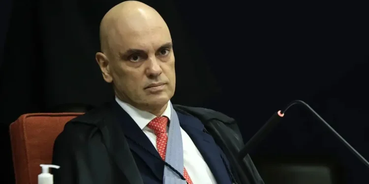 Moraes cancela pronunciamento no STF e mantém silêncio em meio à crise do caso Master
