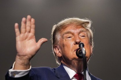 Trump volta a dizer que pagamento de US$ 5 mil para adultos vai acontecer