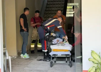 Idosa de 93 anos é resgatada com 20 kg em situação de abandono em Manaus
