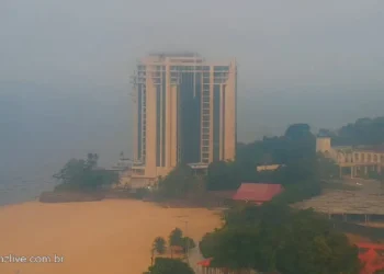 Manaus amanhece encoberta por fumaça nesta quarta e sensores apontam qualidade do ar ruim em vários pontos; veja mapa