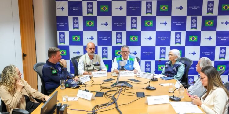Seca na Bacia Amazônica: Ministério da Saúde anuncia base regional em Manaus