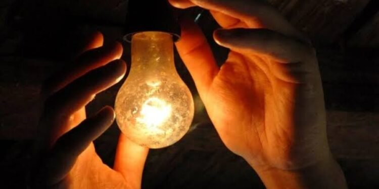 Calor intenso e apagão programado: veja onde faltará energia em Manaus nesta quarta