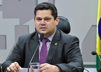 Davi Alcolumbre rejeita pressão por impeachment de Moraes: “Não é normal”