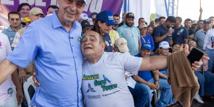 Omar leva plano de 40 mil moradias ao Careiro e promete colocar imóveis no nome das mulheres