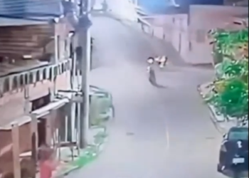 Colisão entre carro e motocicleta deixa duas pessoas feridas em Tefé