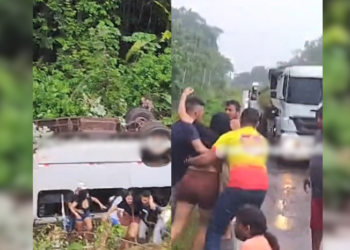 Ônibus com passageiros capota e despenca em ribanceira na BR-174, no Amazonas