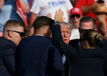 Homem baleado em comício de Trump morre dois anos após ataque
