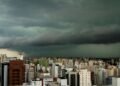 Chuva atinge Manaus nesta quinta-feira e previsão indica novas pancadas para sexta