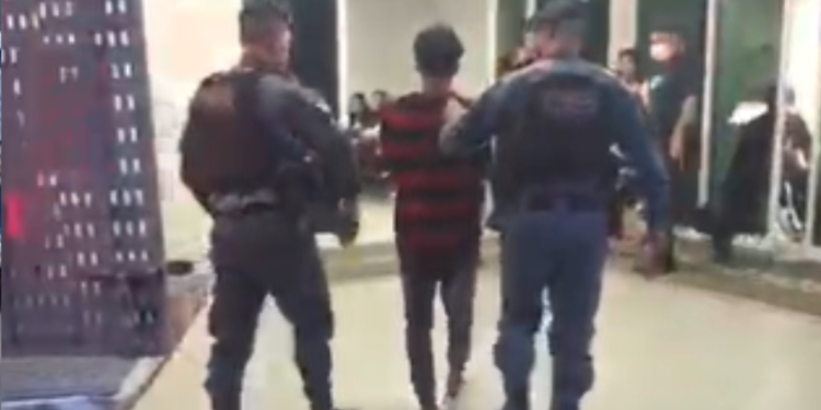 Discussão em faculdade de Manaus termina com aluno esfaqueado em sala