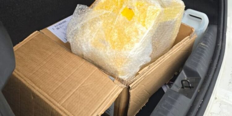 Operação apreende 56 kg de droga escondida em MDF e armas em Manaus