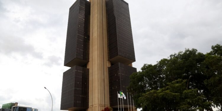 BC reduz taxa de juros a 13,75% ao ano