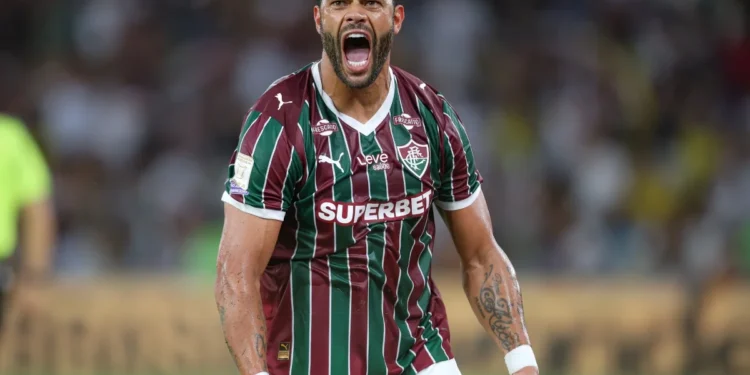 No Fluminense, Hulk comemora vitória do Atlético-MG na Copa do Brasil
